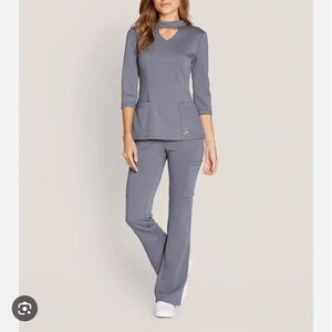 New set Jaanu mock neck scrub and yoga pants new